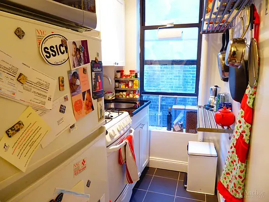 Rented by Anchor Associates | media 5