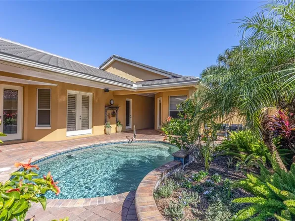 45 Kingfisher Ln, Palm Coast, FL 32137