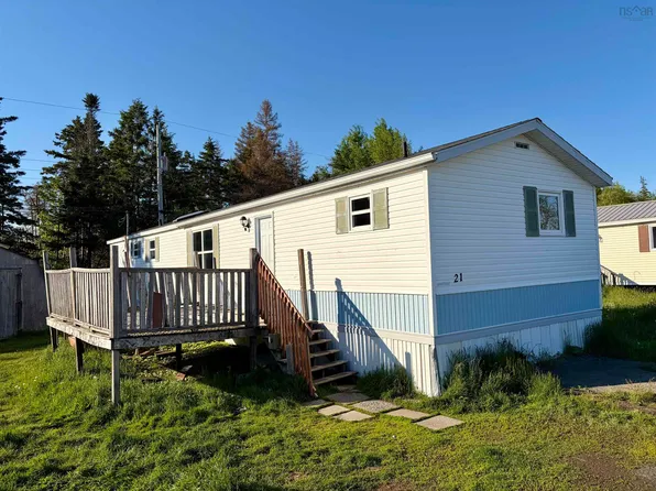 21 Elmwood Dr, Antigonish, NS B2G 0E7