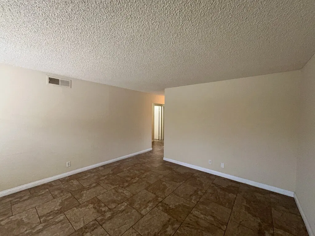 2 bed, 2.0 bath, 1100 sqft, $1,250 — Photo 3