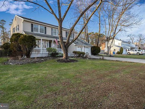 2nd image of 971 Alexandria Dr