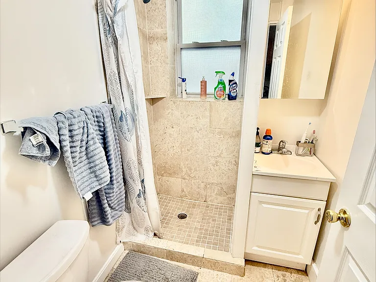 220 Hanover St #13 — Photo 9