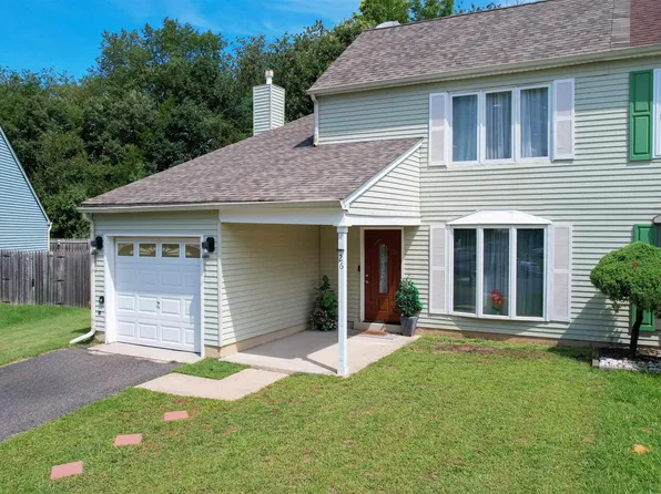 26 Dickenson Dr, Sicklerville, NJ 08081