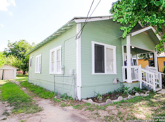 2nd image of 2134 Hays St