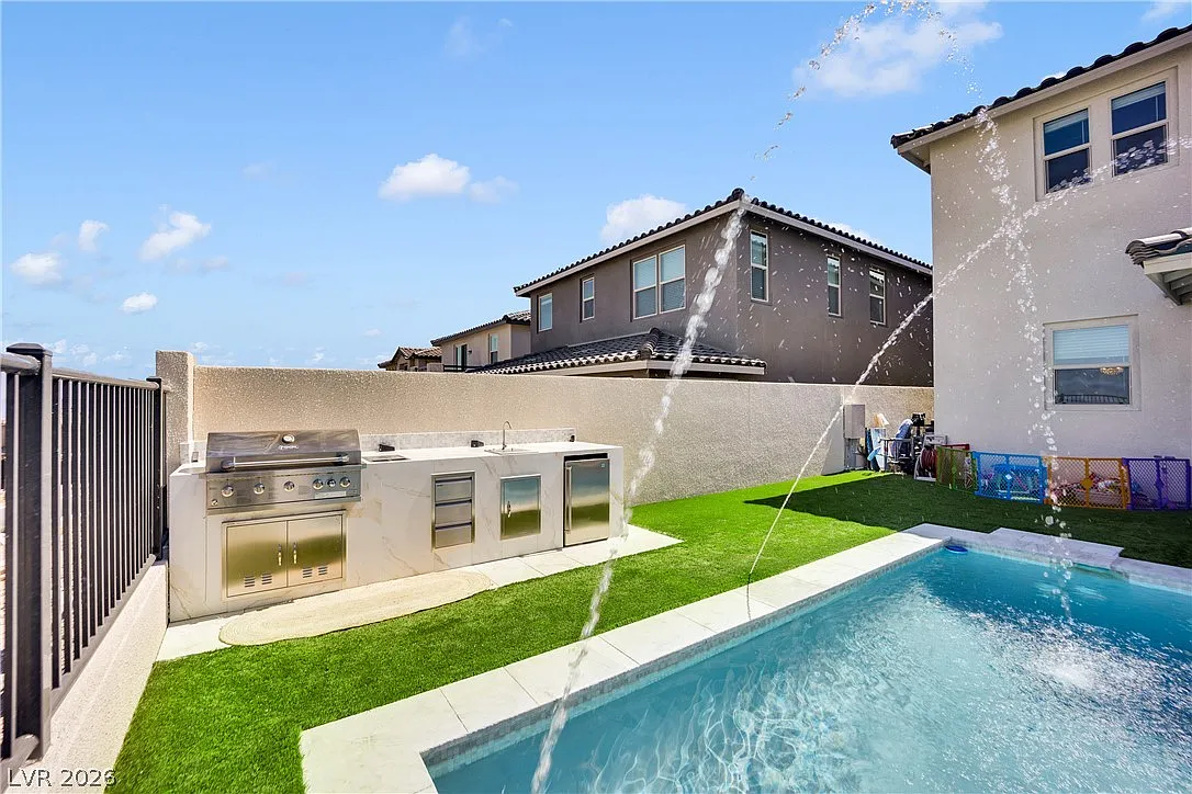 4 bed, 3.0 bath, 2315 sqft, $9,990 — Photo 3