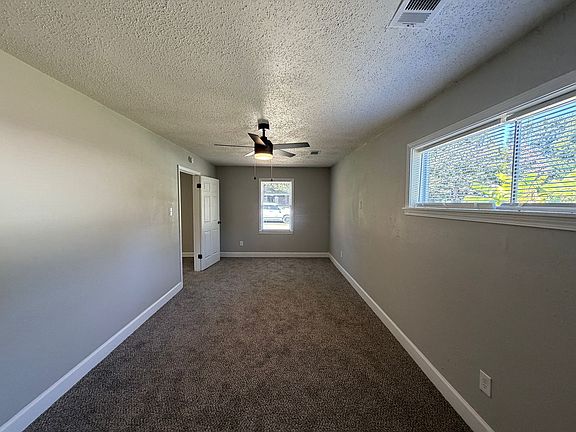 3rd image of 1900 Sierra St