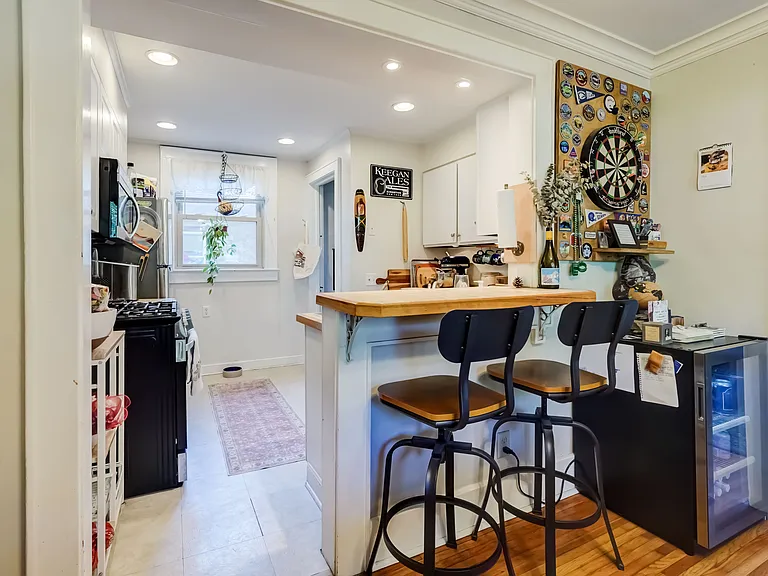 71 Brentwood St — Photo 3