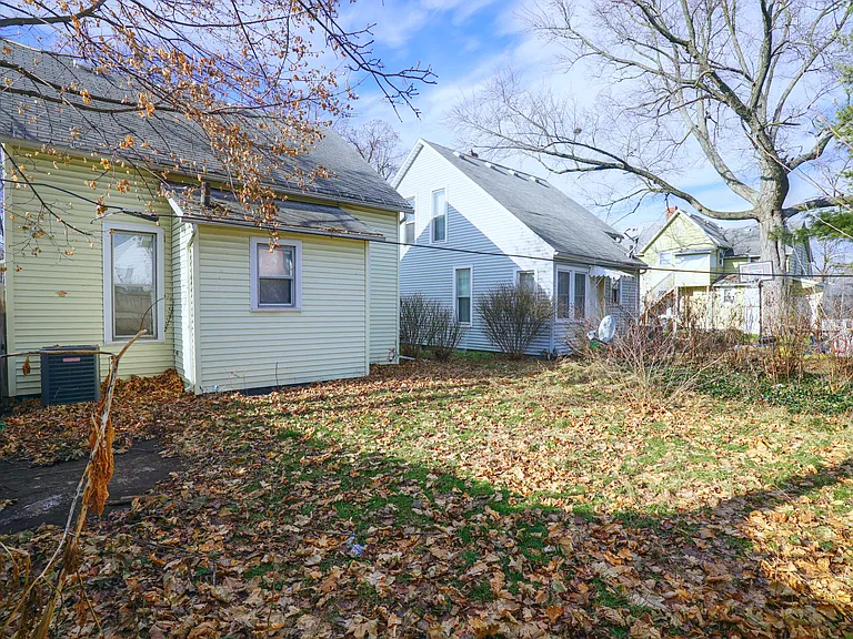 616 Liberty St — Photo 11