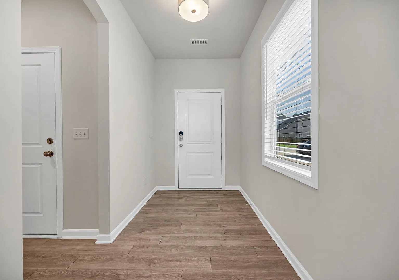 Pristine Home In Pinnacle Ridge In Lake Carolina — Photo 4