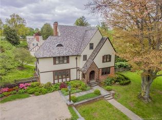 4 Golf Rd, West Hartford, CT 06117