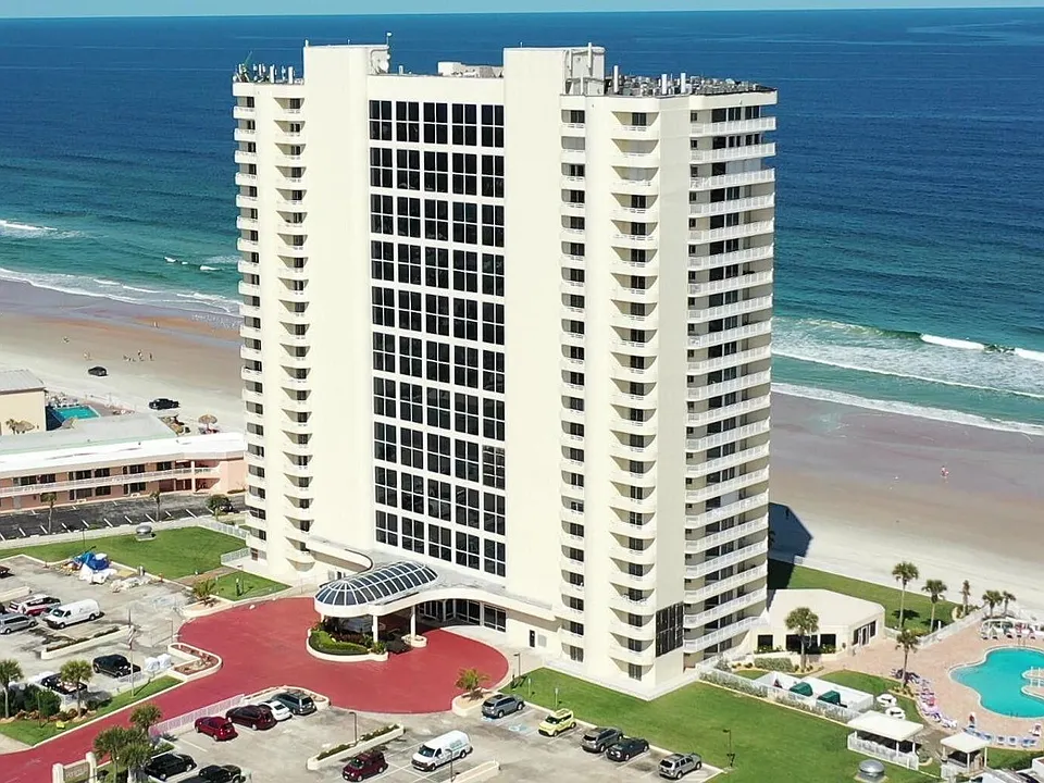 2545 Atlantic Ave #1702