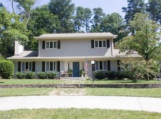 612 Woodvale Dr, Greensboro, NC 27410