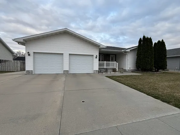 2761 Eastbrook Dr, Columbus, NE 68601