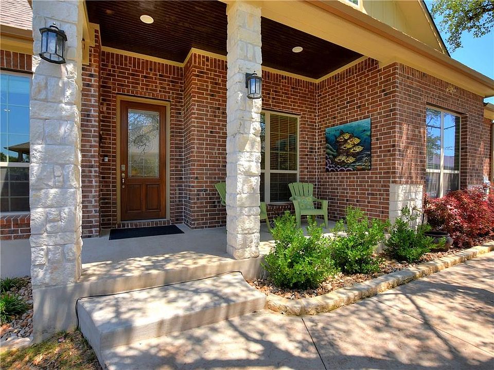 1st image of 561 Scenic Bluff Dr