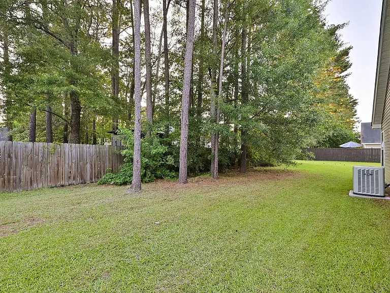 203 Trickle Dr — Photo 13