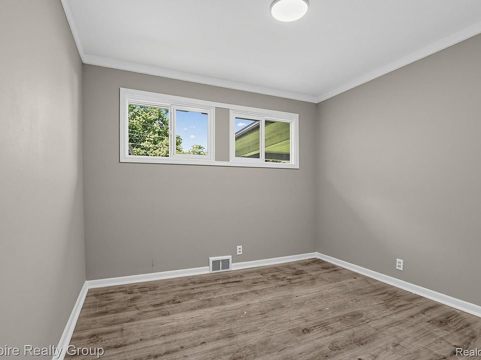 9111 Morrison Ave, photo 26