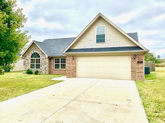 2nd image of 105 Vineland Parkway Dr