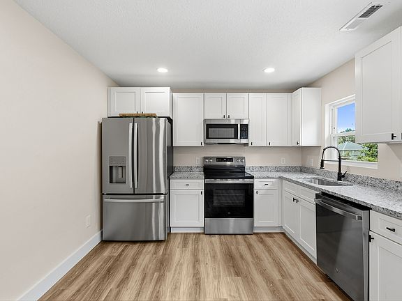 5th image of 701 N F St Unit B