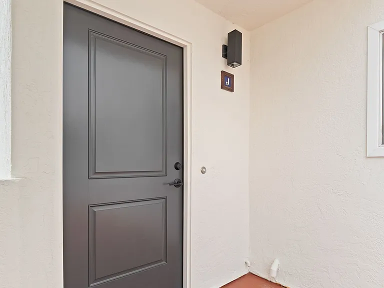 921-933 Seacoast Drive — Photo 17