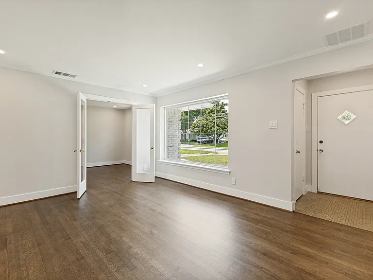 6536 Patrick Dr — Photo 4