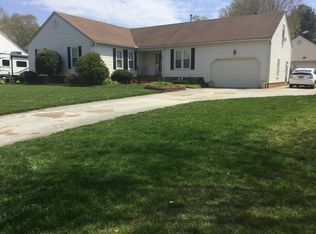 1012 Red Bay Ln, Chesapeake, VA 23322