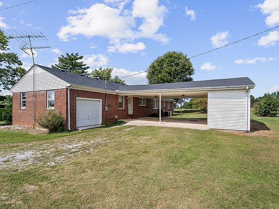 4th image of 421 Moore Ln