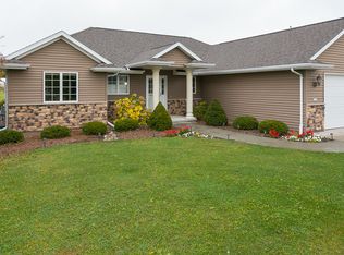 3416 Nelson Rd, Oshkosh, WI 54904