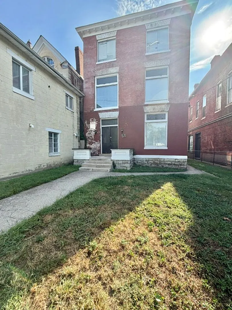 1215 S. 4th St — Photo 1