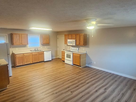Living Room/Kitchen