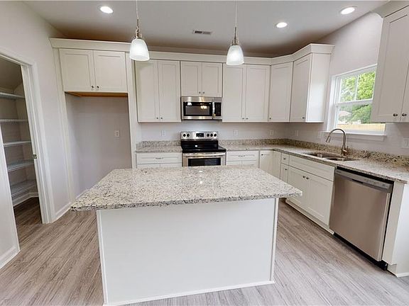5th image of 517 Dixie Dr