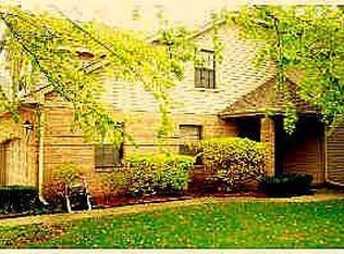 222 Bloomfield Pkwy, Bloomingdale, IL 60108