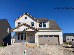 8903 Larkspur Dr, Columbia Station, OH 44028