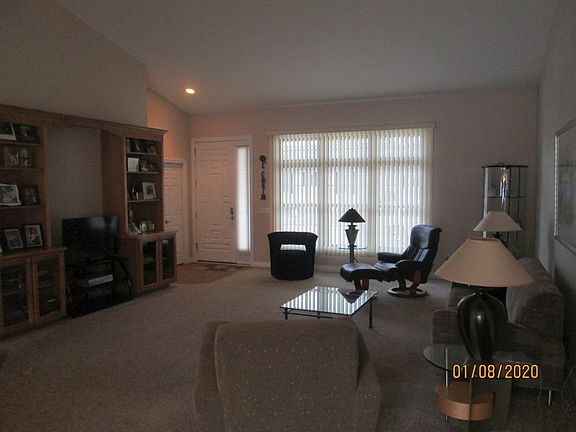 3rd image of 511 Gateway Pl