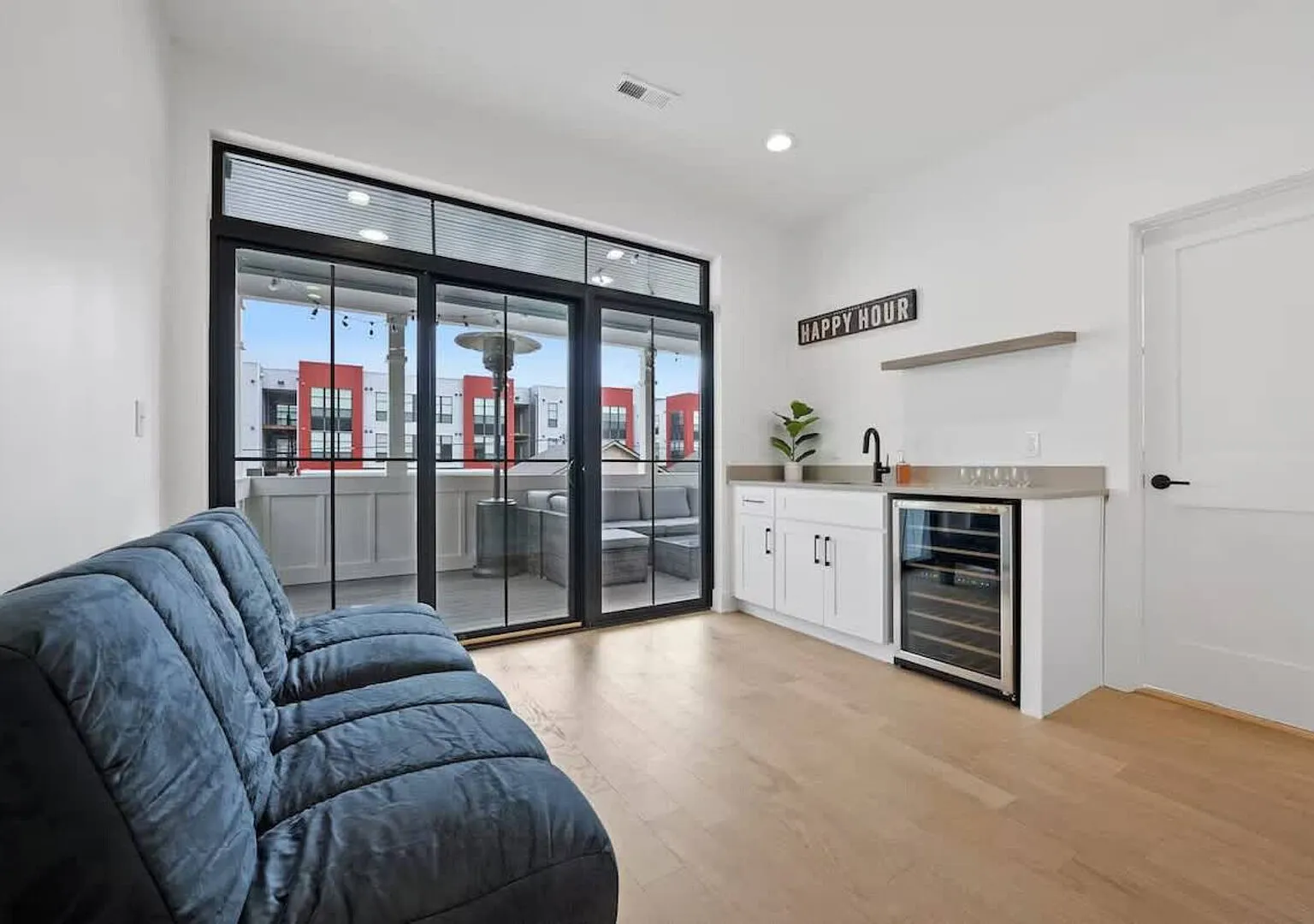 Casa Blanca by Jungle House | Walk to High Street | Near Convention — Photo 4