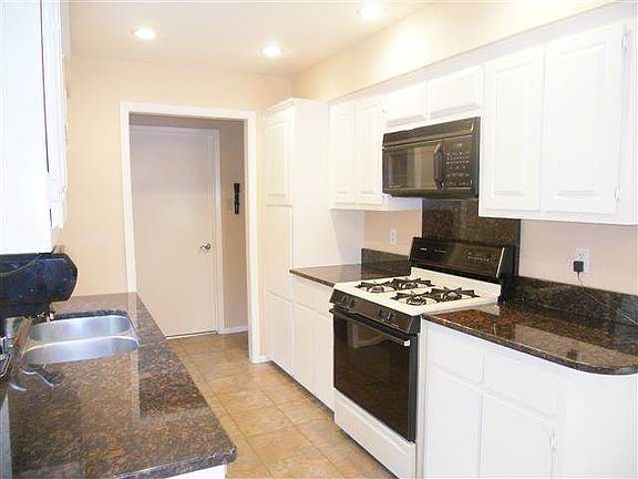 2nd image of 507 Hamlin Ct