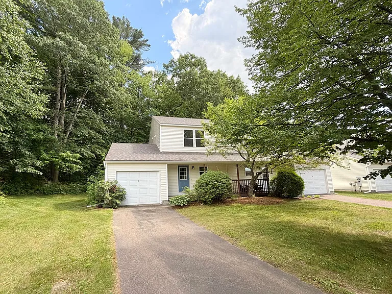 7 Ira Ln — Photo 1