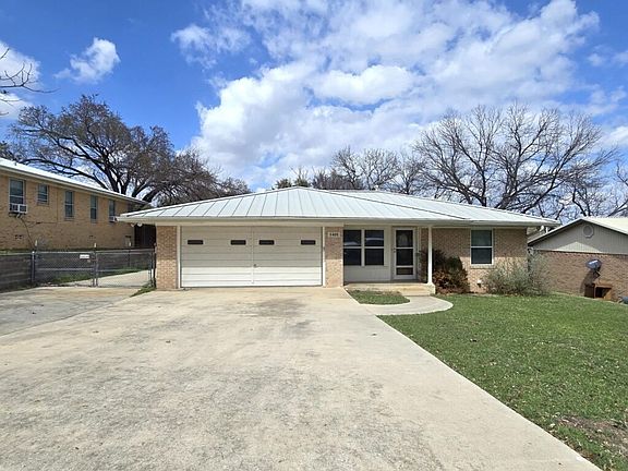 2nd image of 1401 W Avenue B