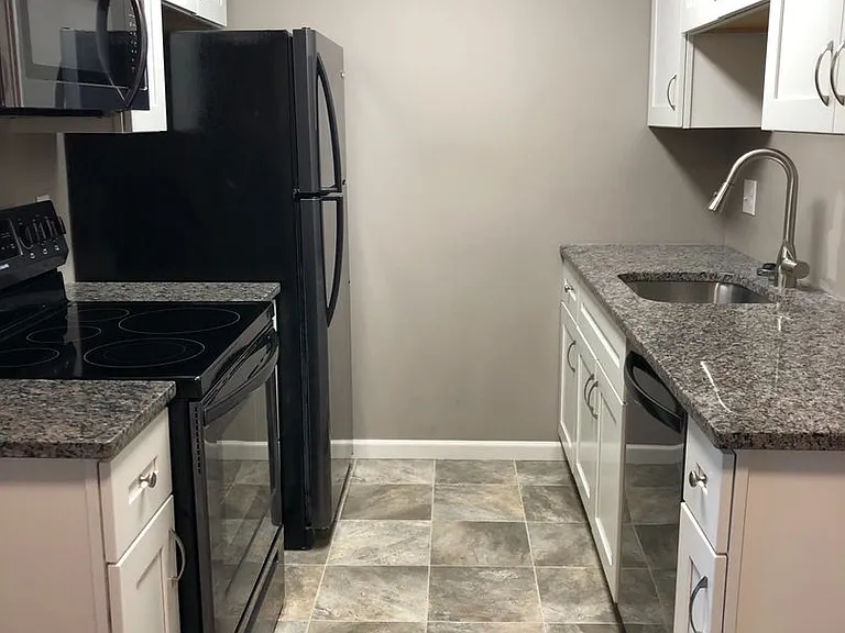 Renovated Apartment Just for You — Photo 1