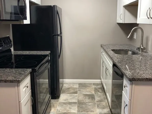 Renovated Apartment Just for You, 1222 A St APT 10, Lincoln, NE 68502
