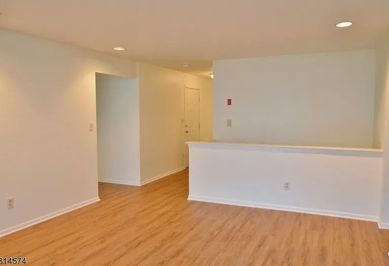 3 Donna Dr — Photo 7