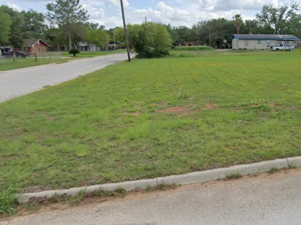 E 90 OF 2 E San Marcos LOT 2, Pearsall, TX 78061