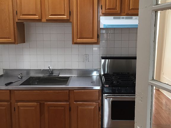 5th image of 377 Greene Ave #5