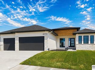 20702 Vernon Ave, Elkhorn, NE 68022