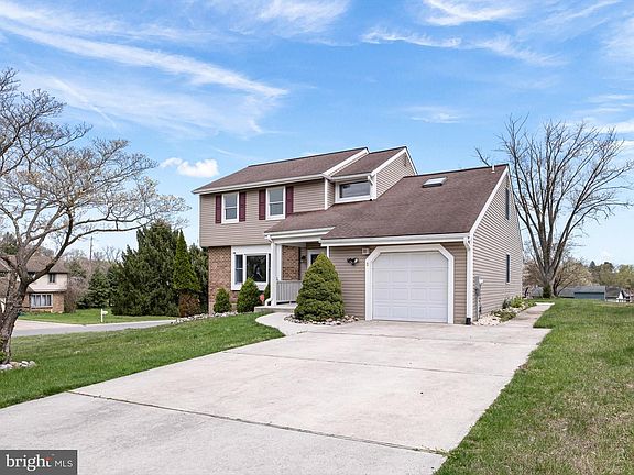 5th image of 3530 Hopkins Dr