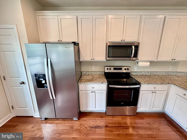 1008 Wicklow Dr — Photo 8