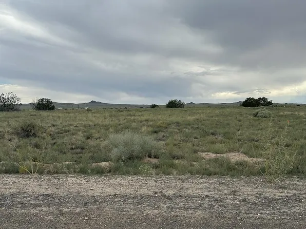 8213 Urraca St NW, Albuquerque, NM 87120