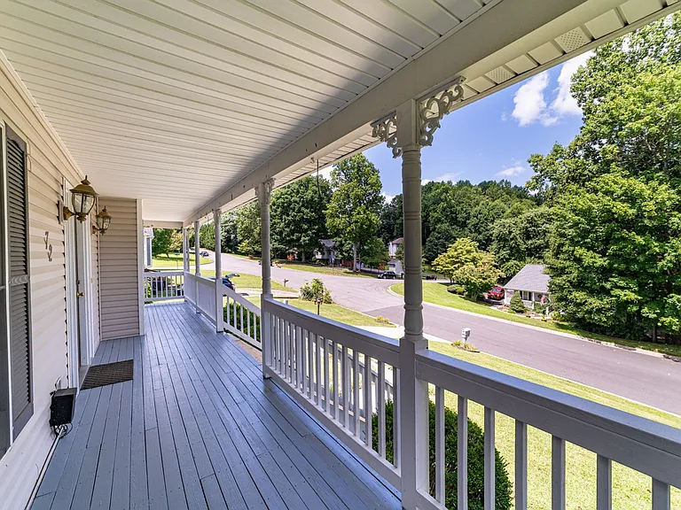 72 Viking Dr — Photo 15