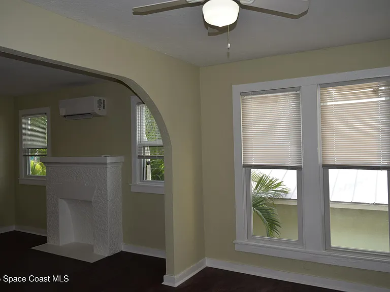 658 Young St #1 — Photo 5