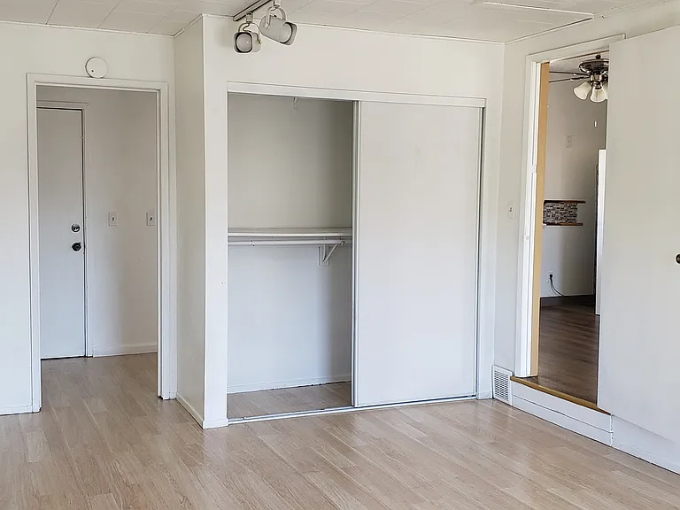 16 E Devere Way — Photo 4