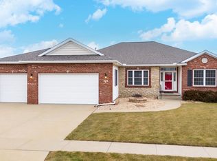 2210 Holbrook Dr, Normal, IL 61761